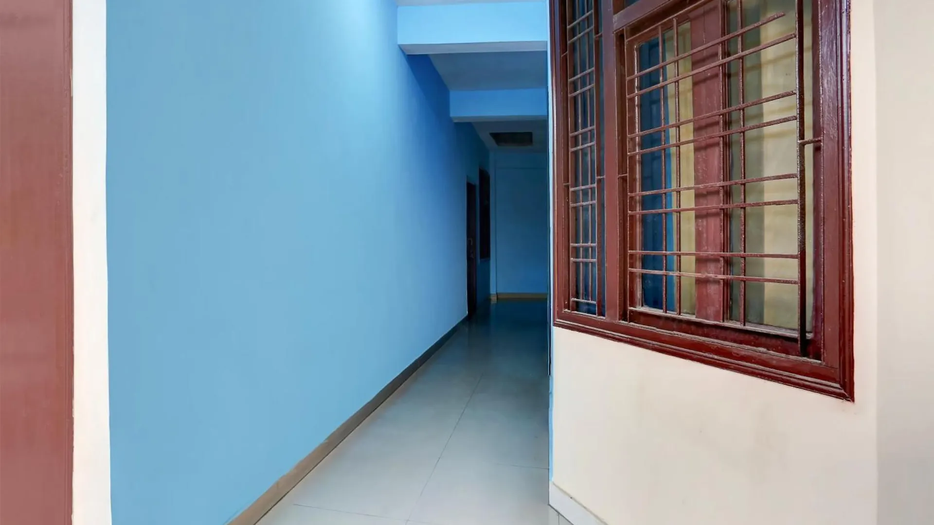 Hotel O Esscon House Gurgaon 3*,