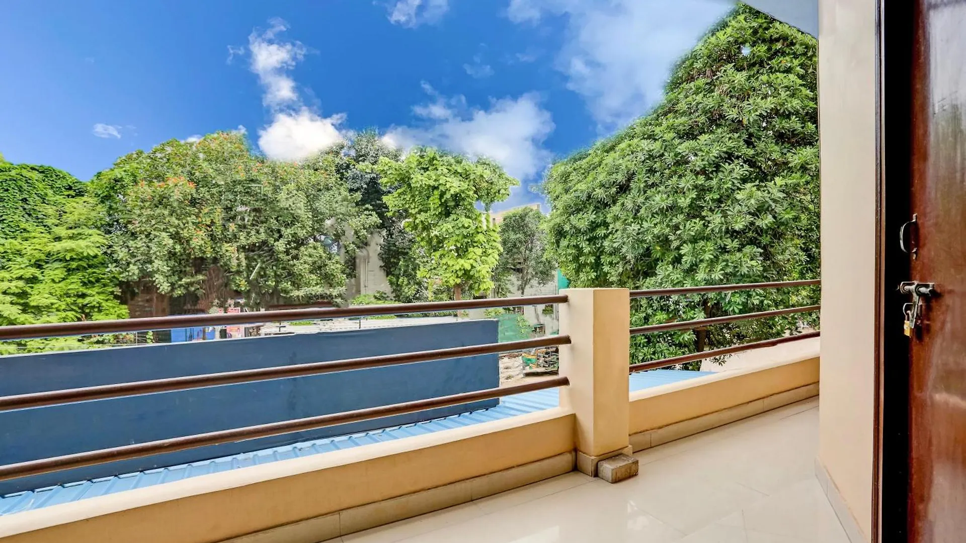 Hotel O Esscon House Gurgaon